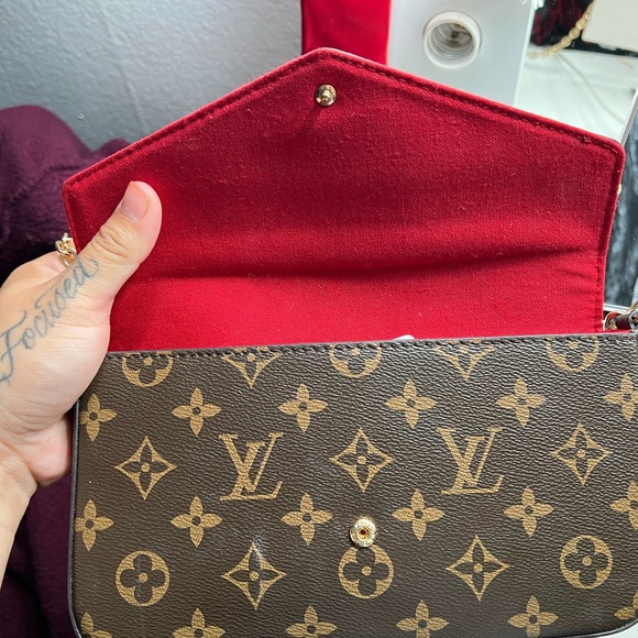 LV M81896
Félicie Pochette - Picture 6 of 6